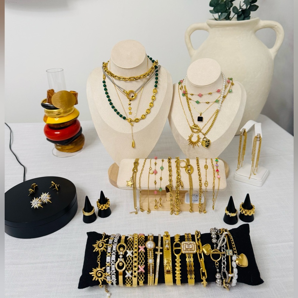 Low Start Jewelry Show✨ - Picture 2 of 2